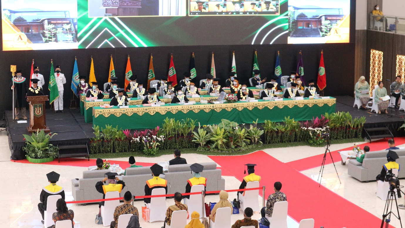 Universitas Nasional Selenggarakan Prosesi Wisuda Perdiode II Lulusan ...